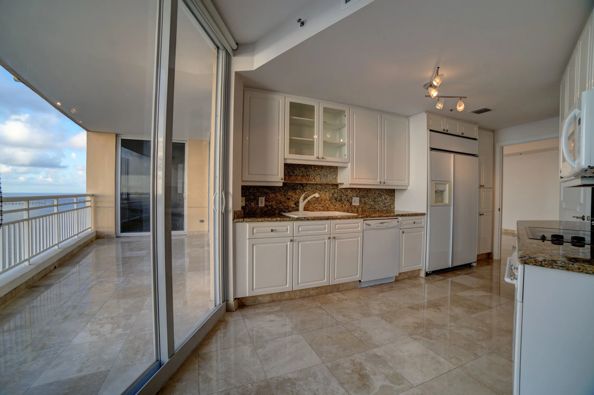 Kitchen1.jpeg