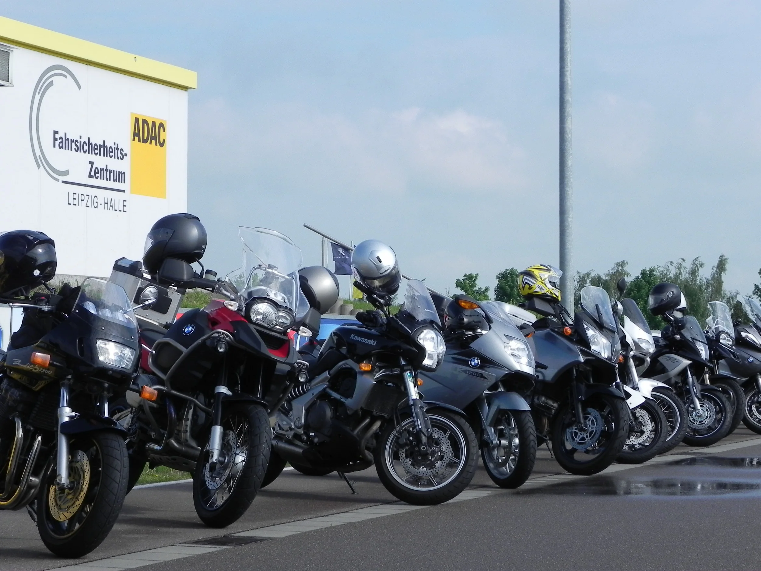 ADAC FAHRSICHERHEITSTRAINING