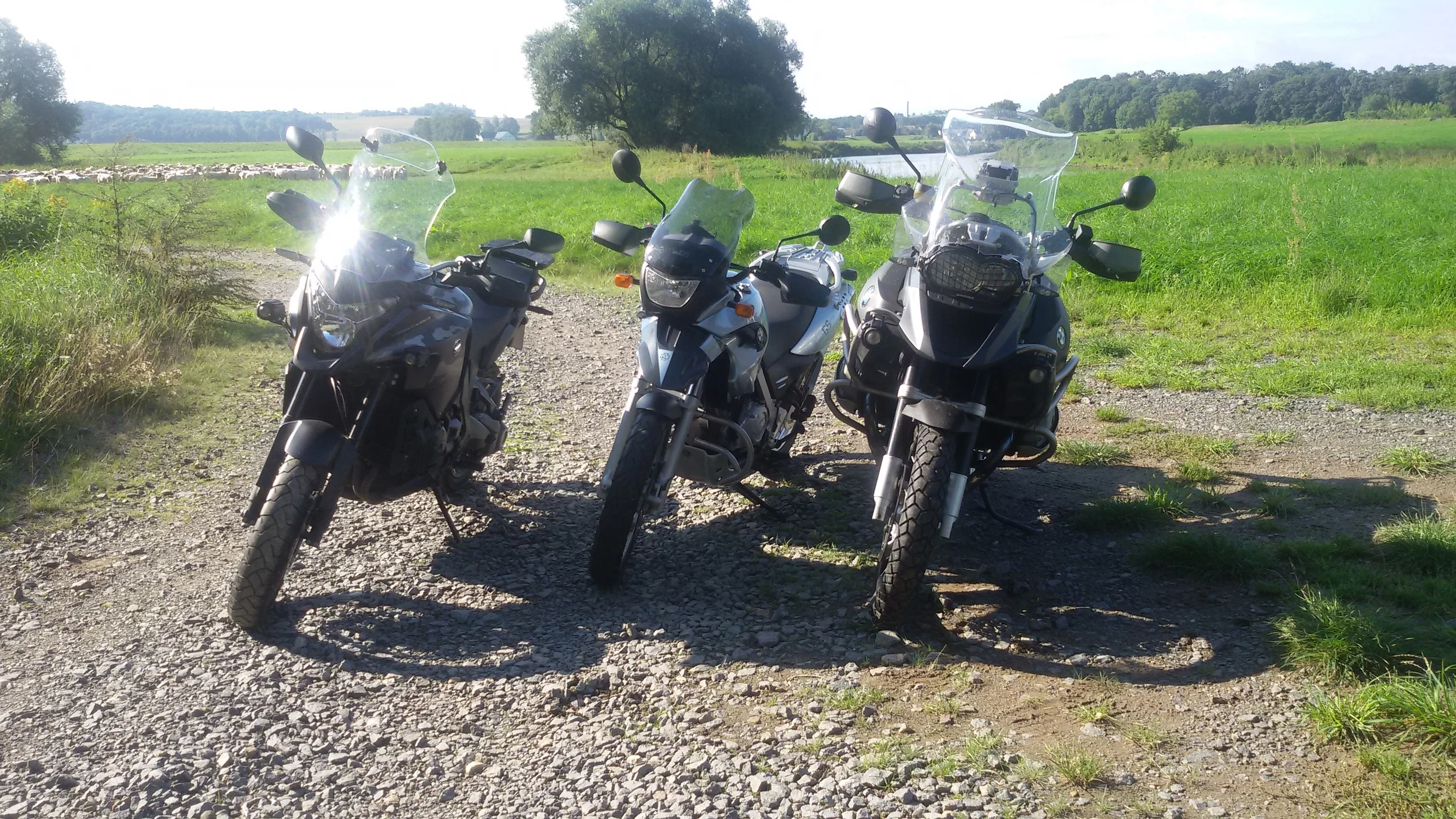 AUSFAHRT DER REISEENDUROS 