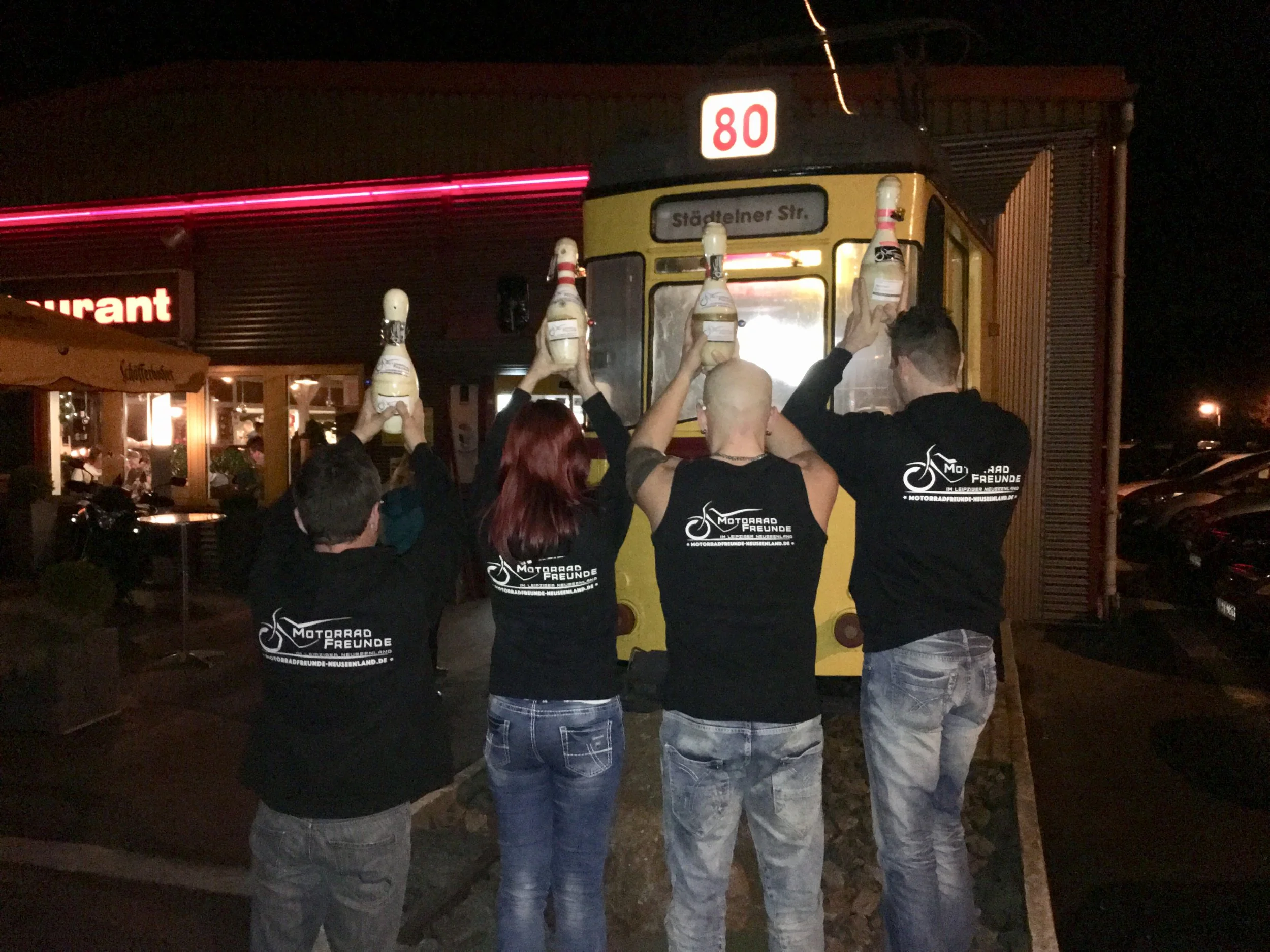 4. WEIHNACHTS-BOWLING DER NEUSEENLÄNDER