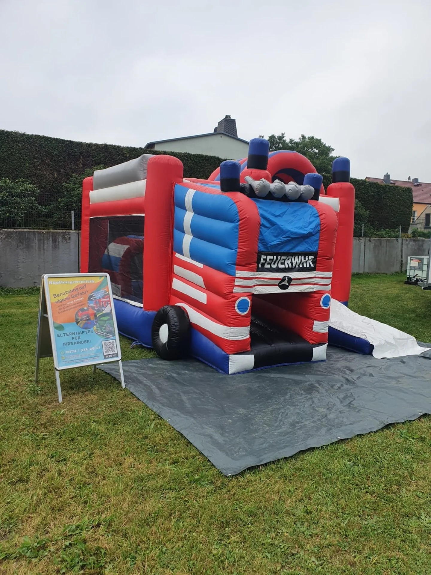 Am Wochenende war unsere Feuerwehr-H&uuml;pfburg im Einsatz 🚒 

🗓️ 15. - 17. August 2025 
📌 100 Jahre Feier
📍 Gro&szlig;bothen 

#huepfburg #huepfburgenverleih #mfnsl