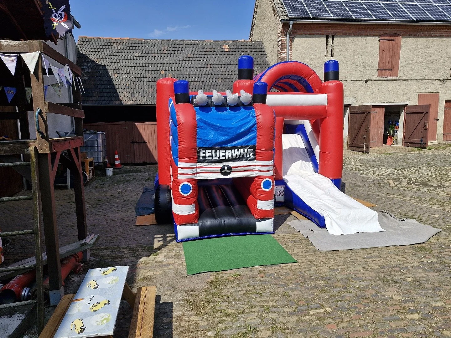 Am Wochenende war unsere Feuerwehr-H&uuml;pfburg im Einsatz 🚒 

🗓️ 08. - 10. August 2025 
📌 Schulanfang 2025
📍 Groitzsch 

Wir w&uuml;nschen dem Schulanf&auml;nger alles alles Gute, viel Erfolg und vor allem Spa&szlig; in der Schule. 

#huepfburg