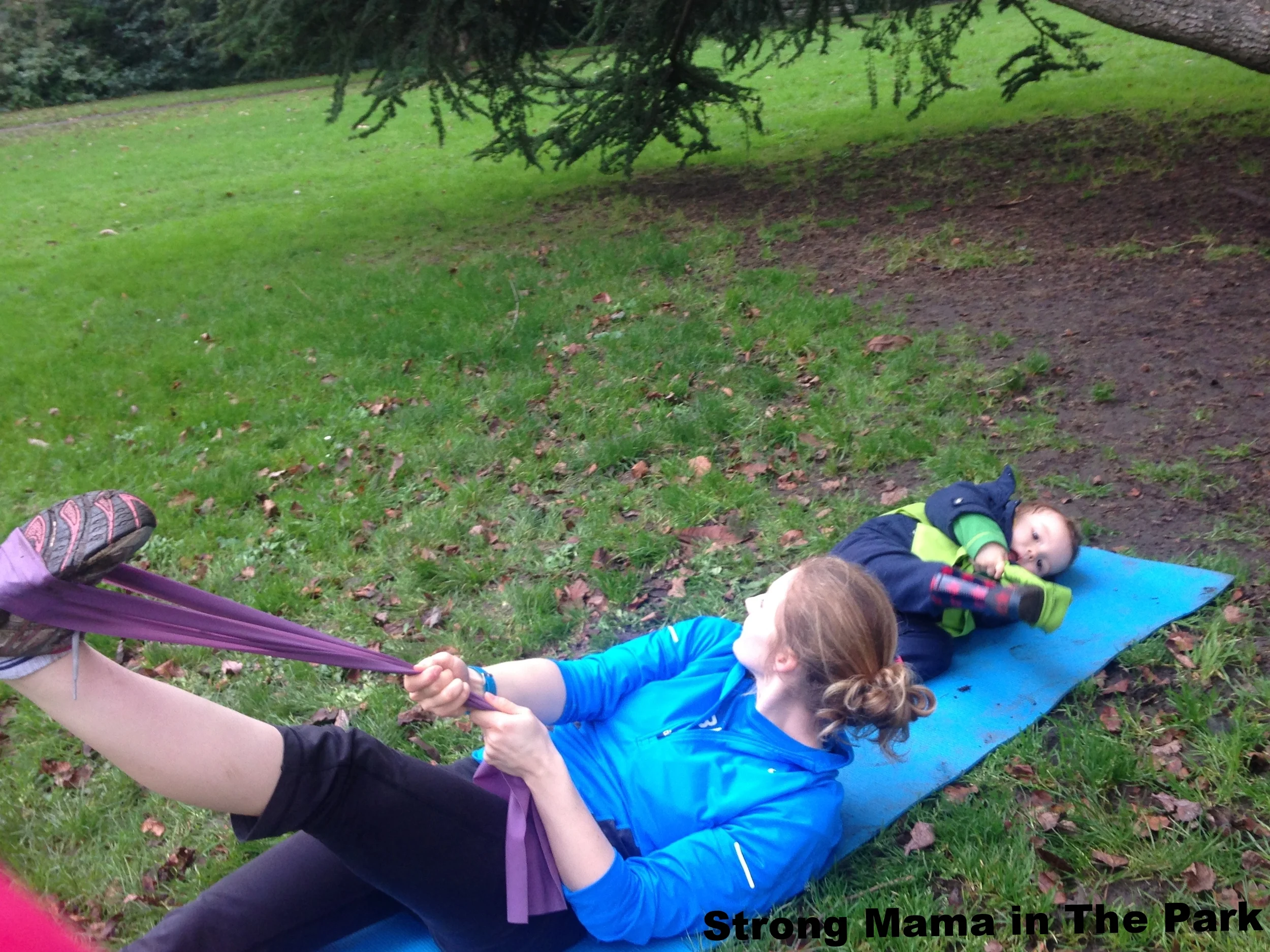 Strong Mama in The Park "Partner stretching: Kirsty & Rupert"
