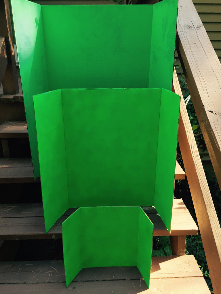 Trifold Display Boards are self standing, fold up, 3 sizes. Some even pre-painted green.