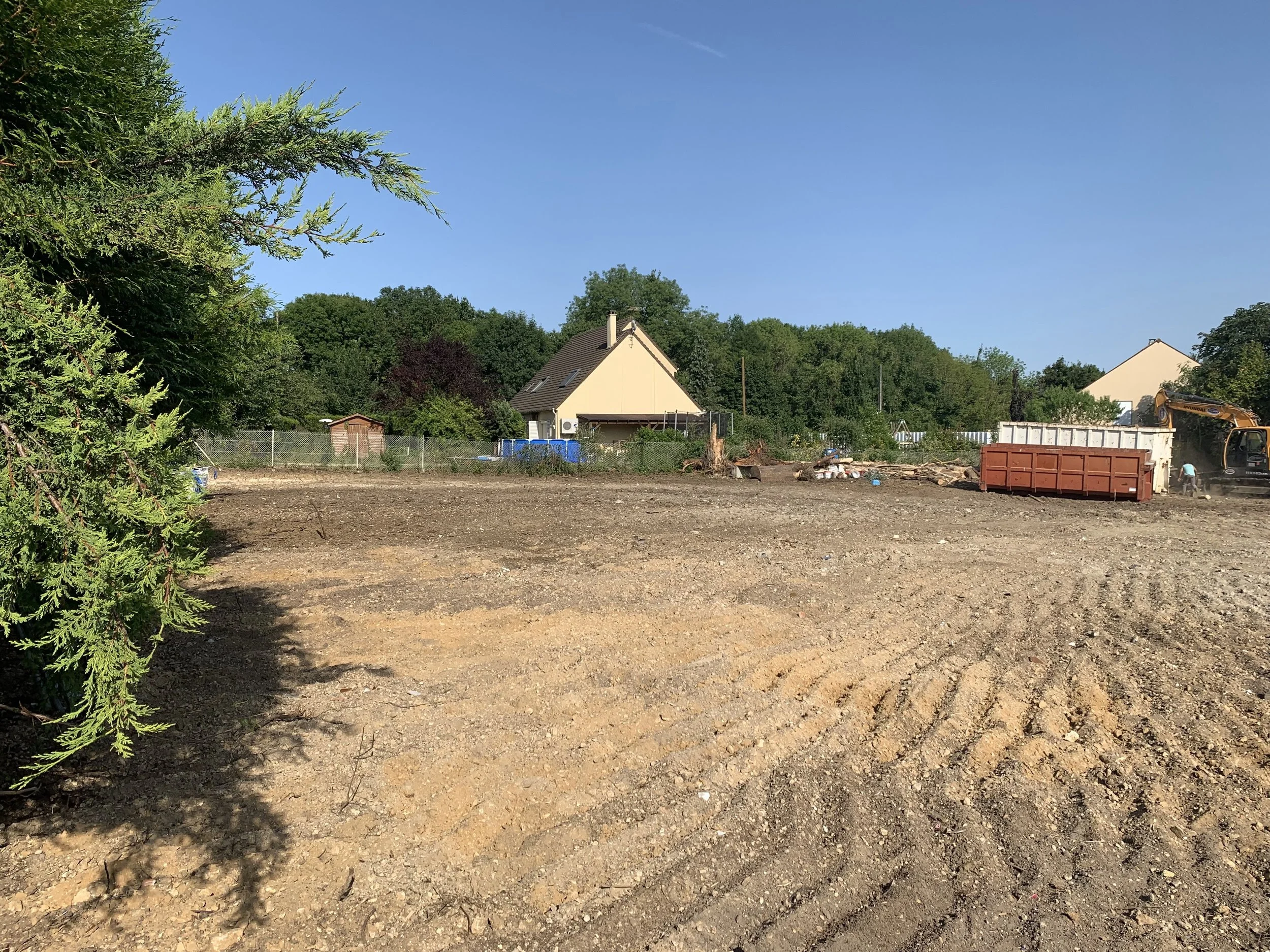 démolition terminée terrassement en cours