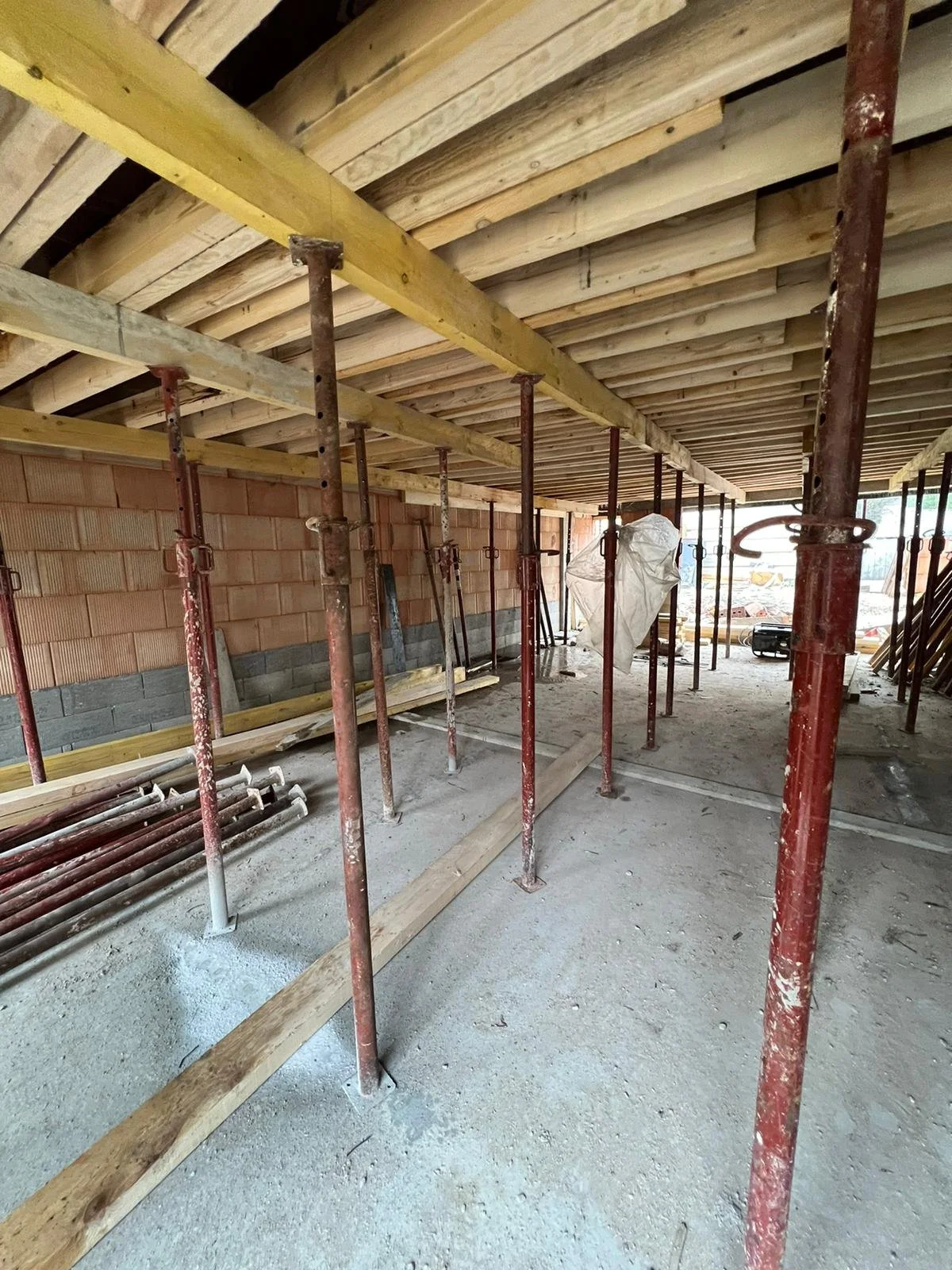 Etaiement de la dalle du R+1