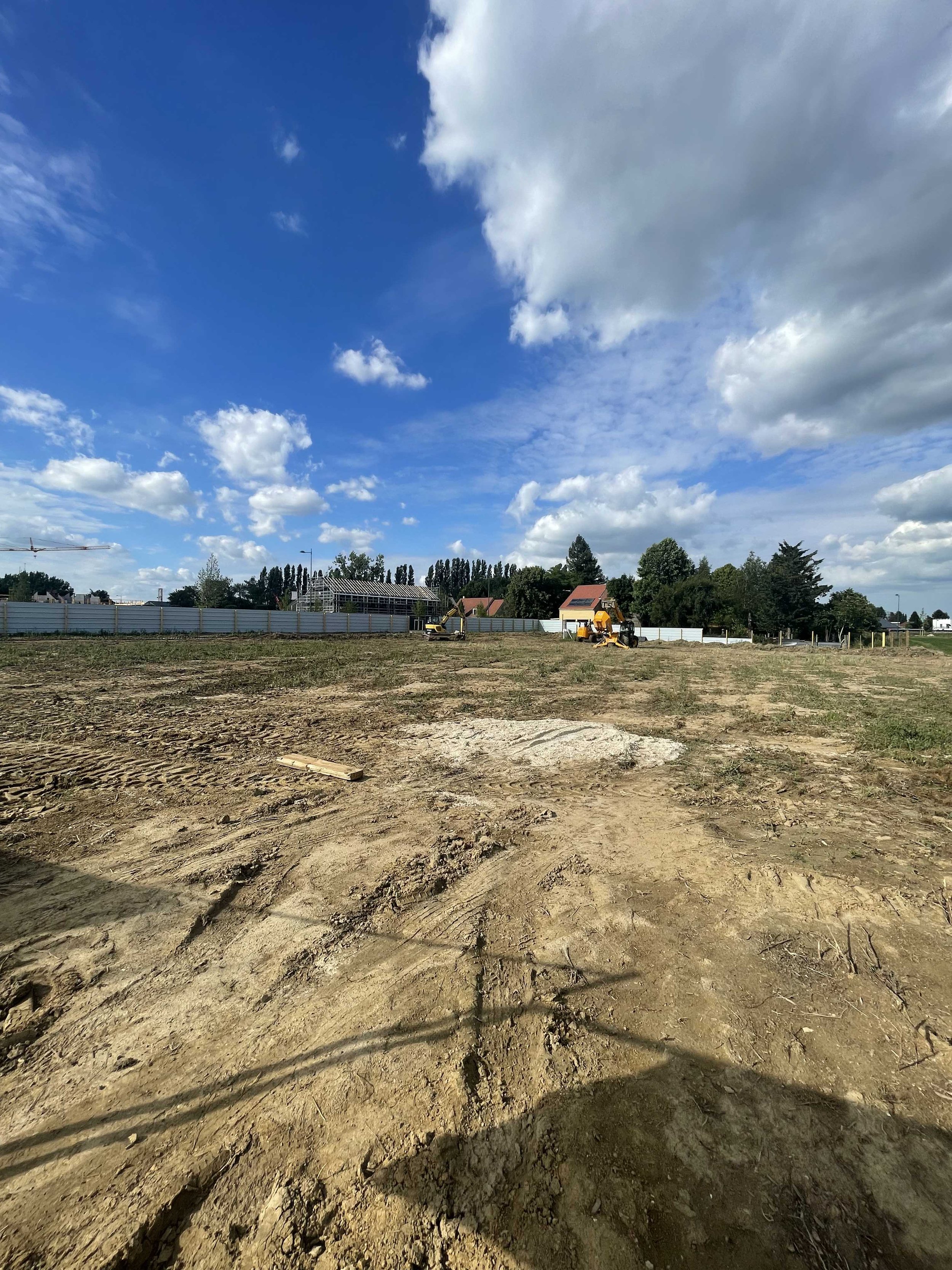 Pose des clotures de chantier