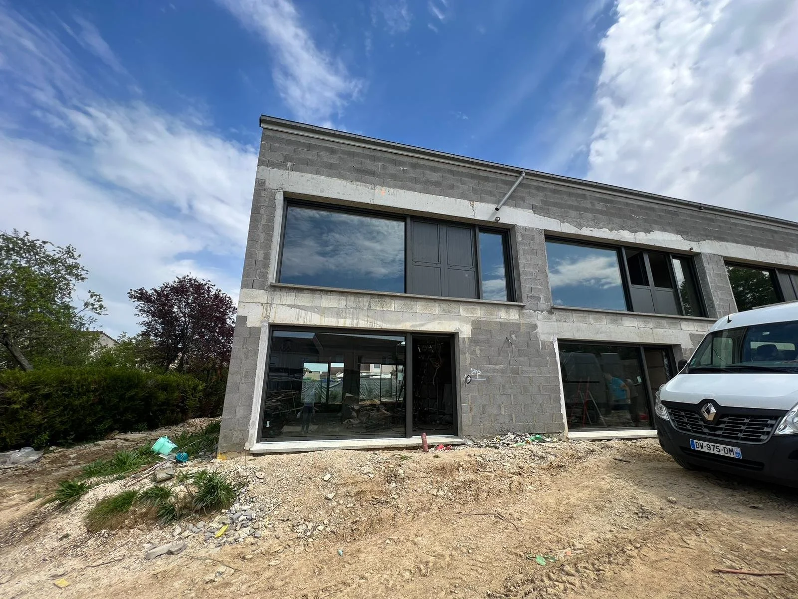 Pose des menuiseries extérieures en aluminium