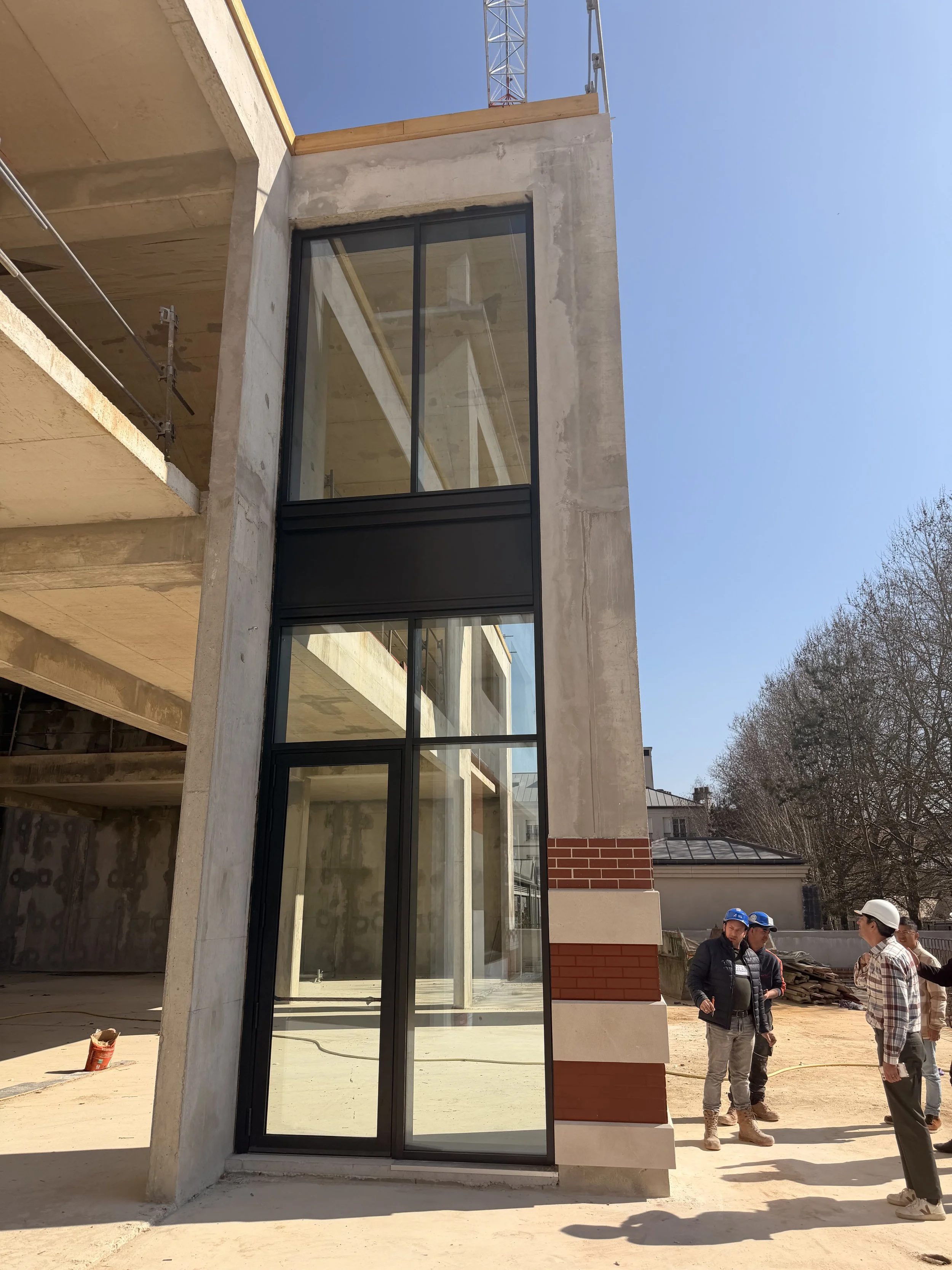 Pose des menuiseries extérieures de chez TECHNAL