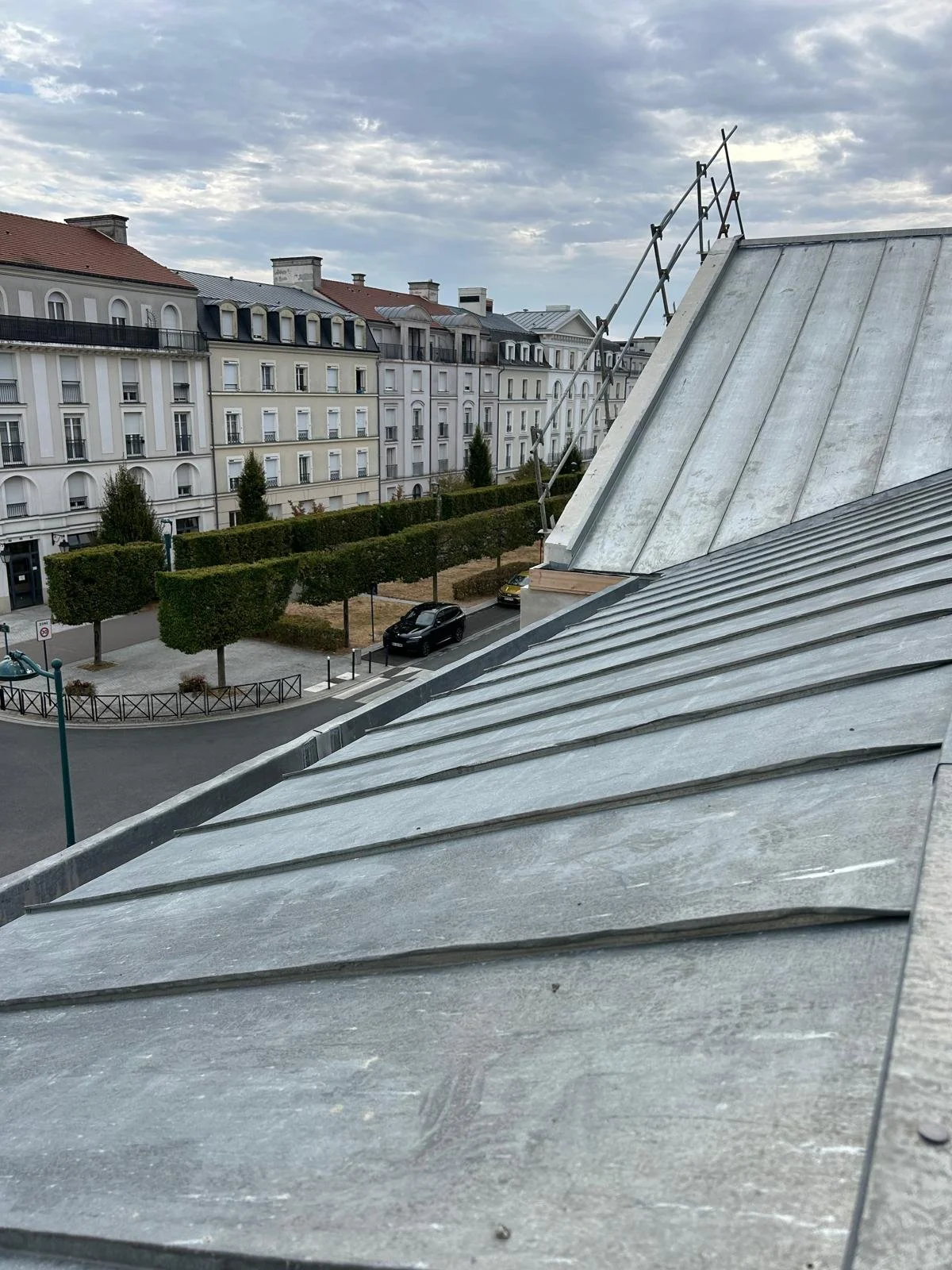 Réalisation des cheneaux en zinc