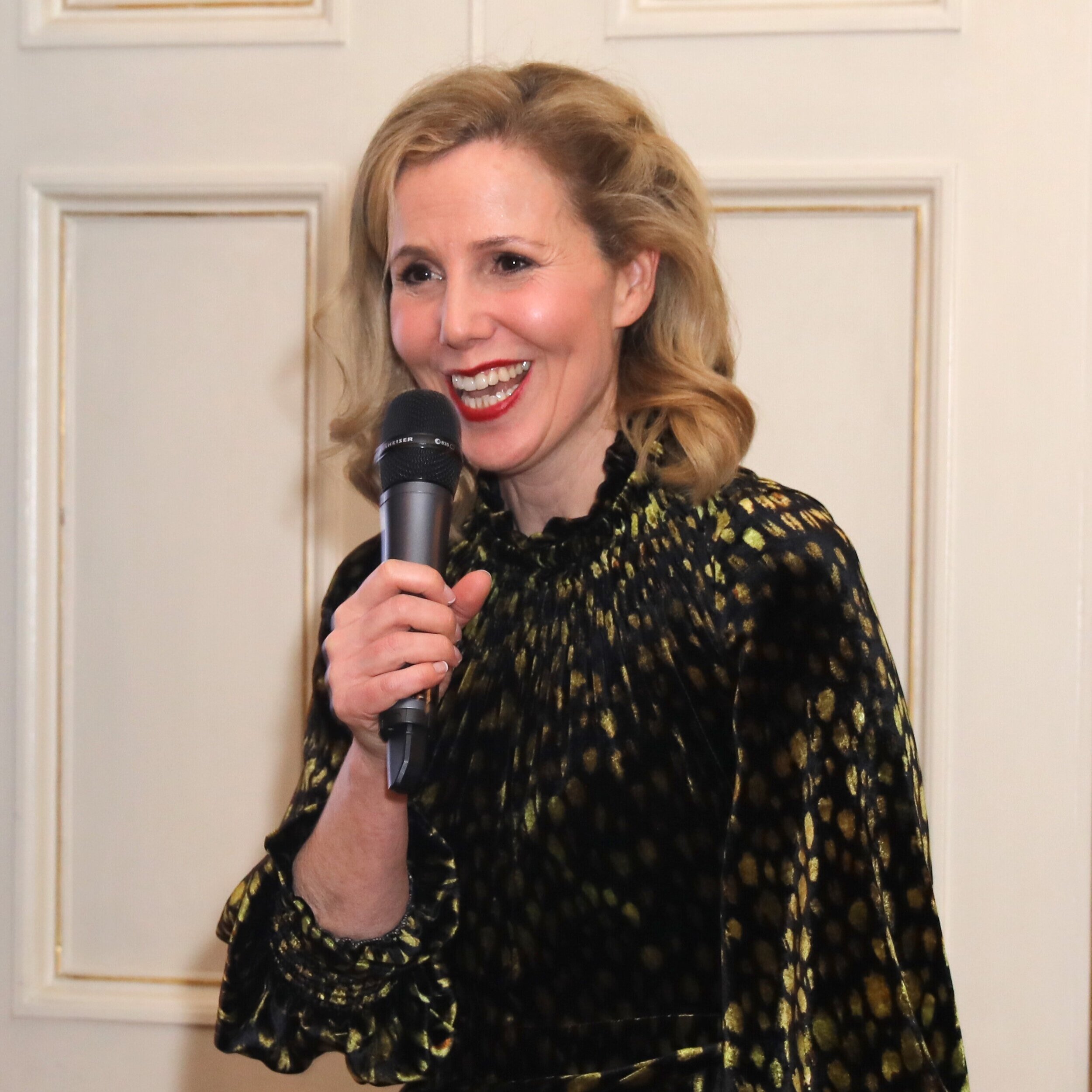  Sally Phillips  