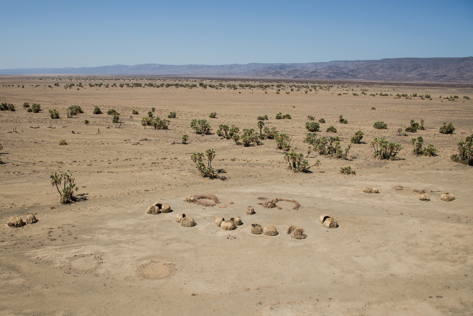 The Turkana are a Nilotic people native to the Turkana District in northwest Kenya. These tribes have lived in these areas for centuries. The extreme drought now forces families to leave their homeland. 