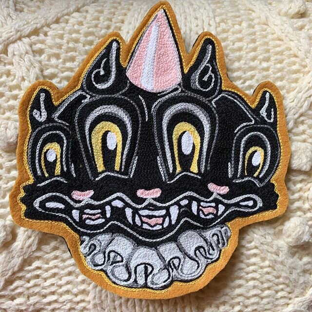 My boyfriend surprised me this morning with this amazing chain stitched embroidered patch of my three-faced kitty by @cecil.b.moxie! I&rsquo;ve been a big fan of Cecile&rsquo;s for a while, and love the way she transforms vintage pieces with her supe