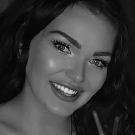 Lauren Lavington Bringing a wealth of experience from her former career in practice management and team leadership, Lauren now assists in some of the core administrative functions of the business. Lauren enjoys taking her two dogs out to play in the park, and getting away to her family retreat in the Algarve with her husband.