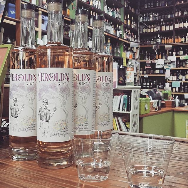 Whaddup South Brooklyn? We're celebrating our Bay Ridge debut with a free tasting of Jerold's Gin and tonic until 8 pm at Henry Harde's Wine and Liquor at 9314 3rd Ave!

Drop on by and let us help you get ready for Memorial Day!

#localspirits #nyc #