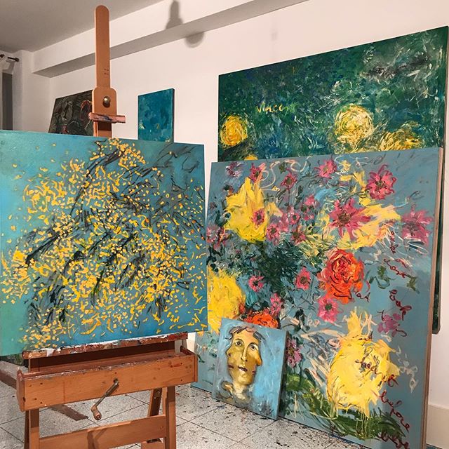 Blues in the #studio #blue #flowers #artistsoninstagram #contemporaryart #contemporarybritishpainting #artcollector #artcurator #painterly #womenartists #britishpainters #londonartscene