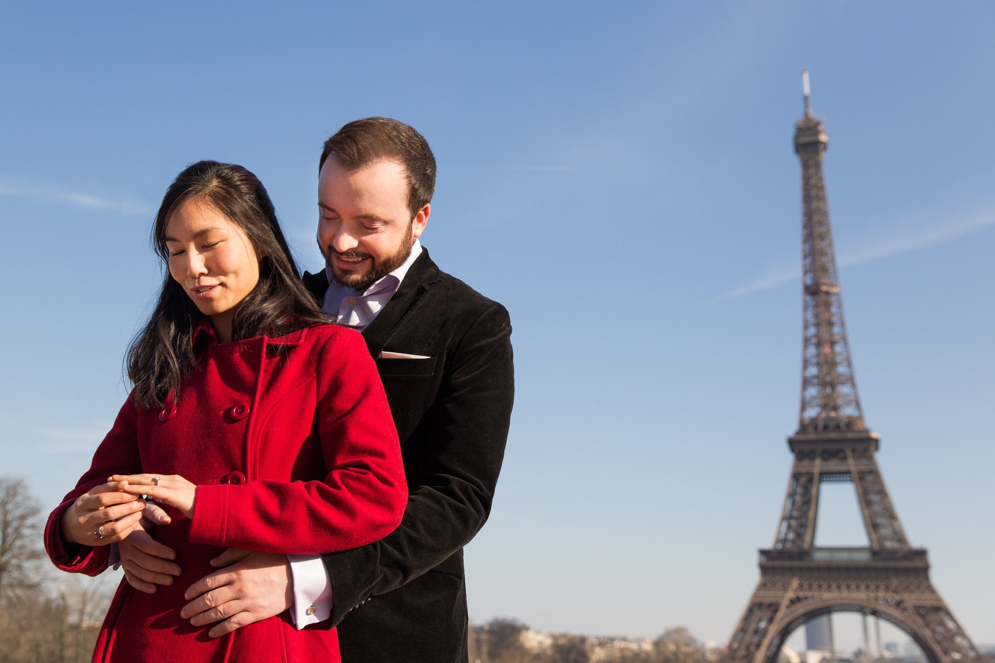  bride-to-be-gazes-at-new-ring-at-trocadero 