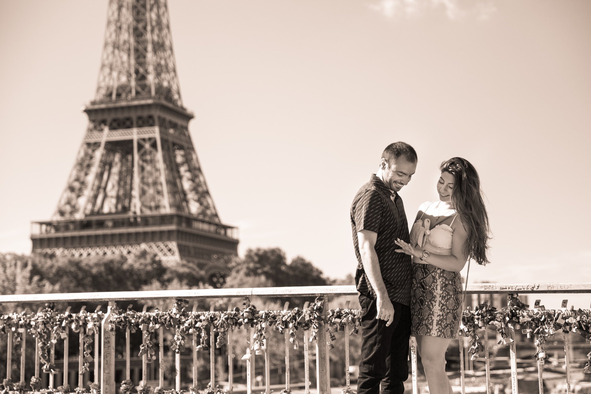  engagement-celebration-on-debilly-footbridge 