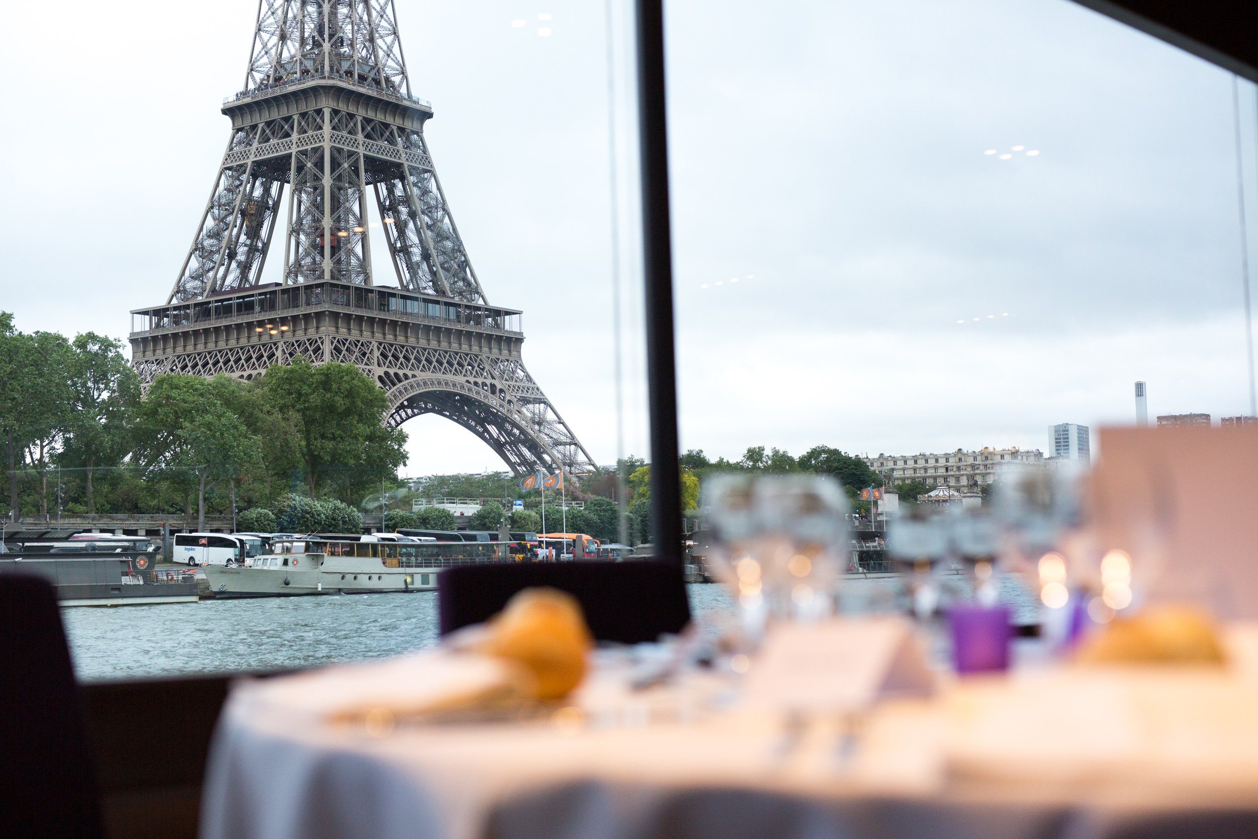  paris-boat-cruise-next-to-eiffel-tower 