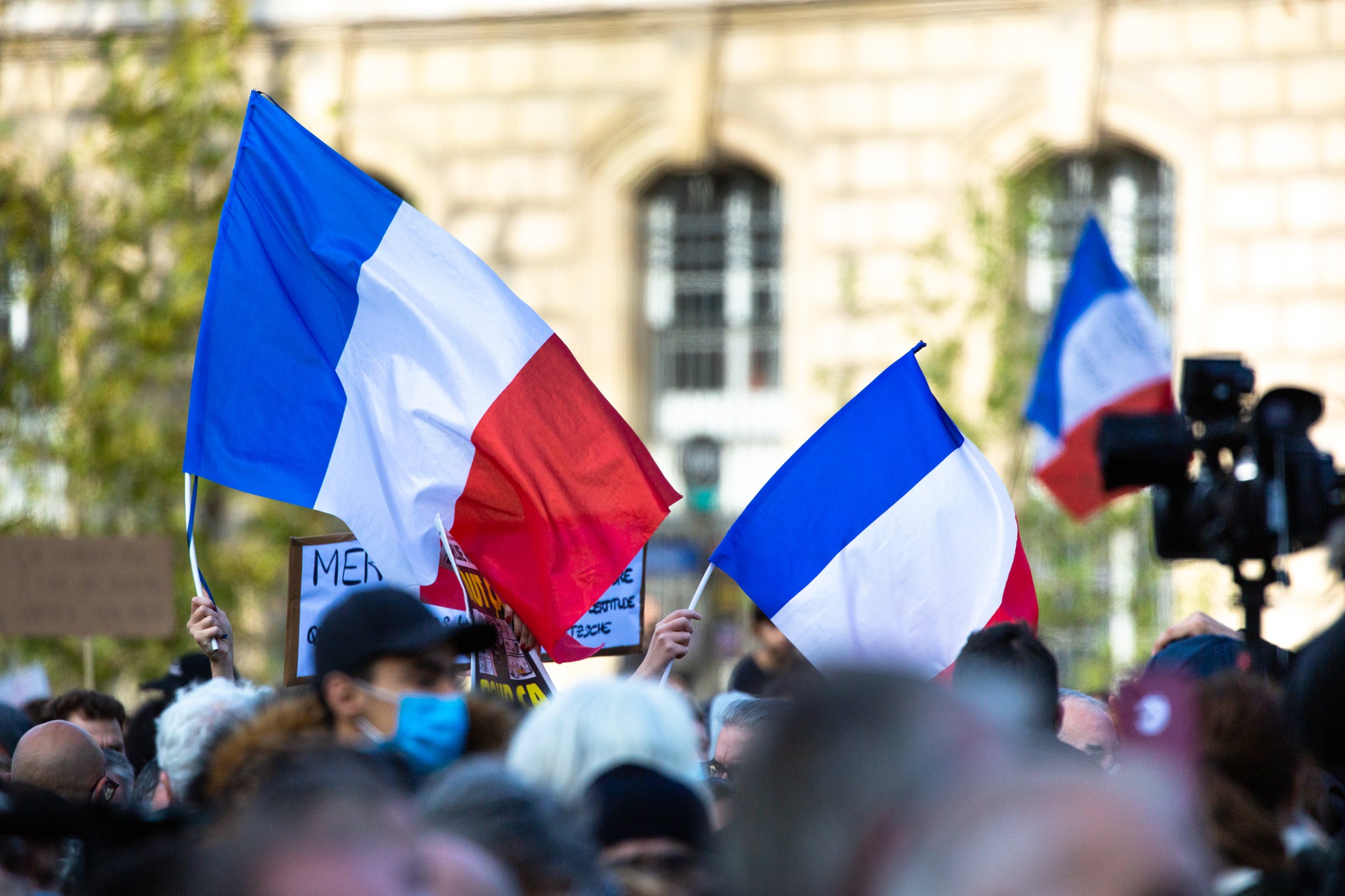  demonstration-near-republique-plaza 