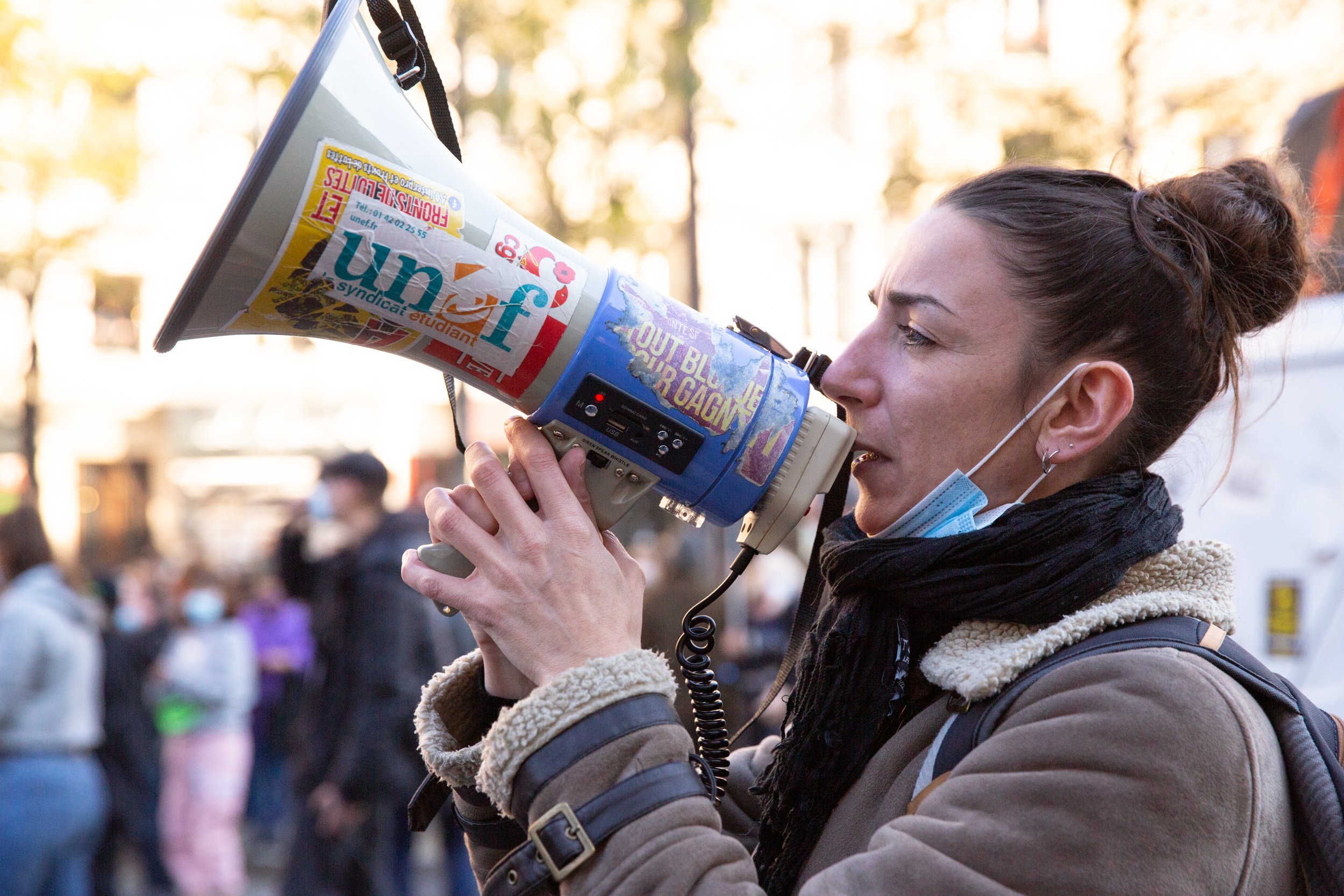  closeup-of-demonstrator-at-paris-manifestation 