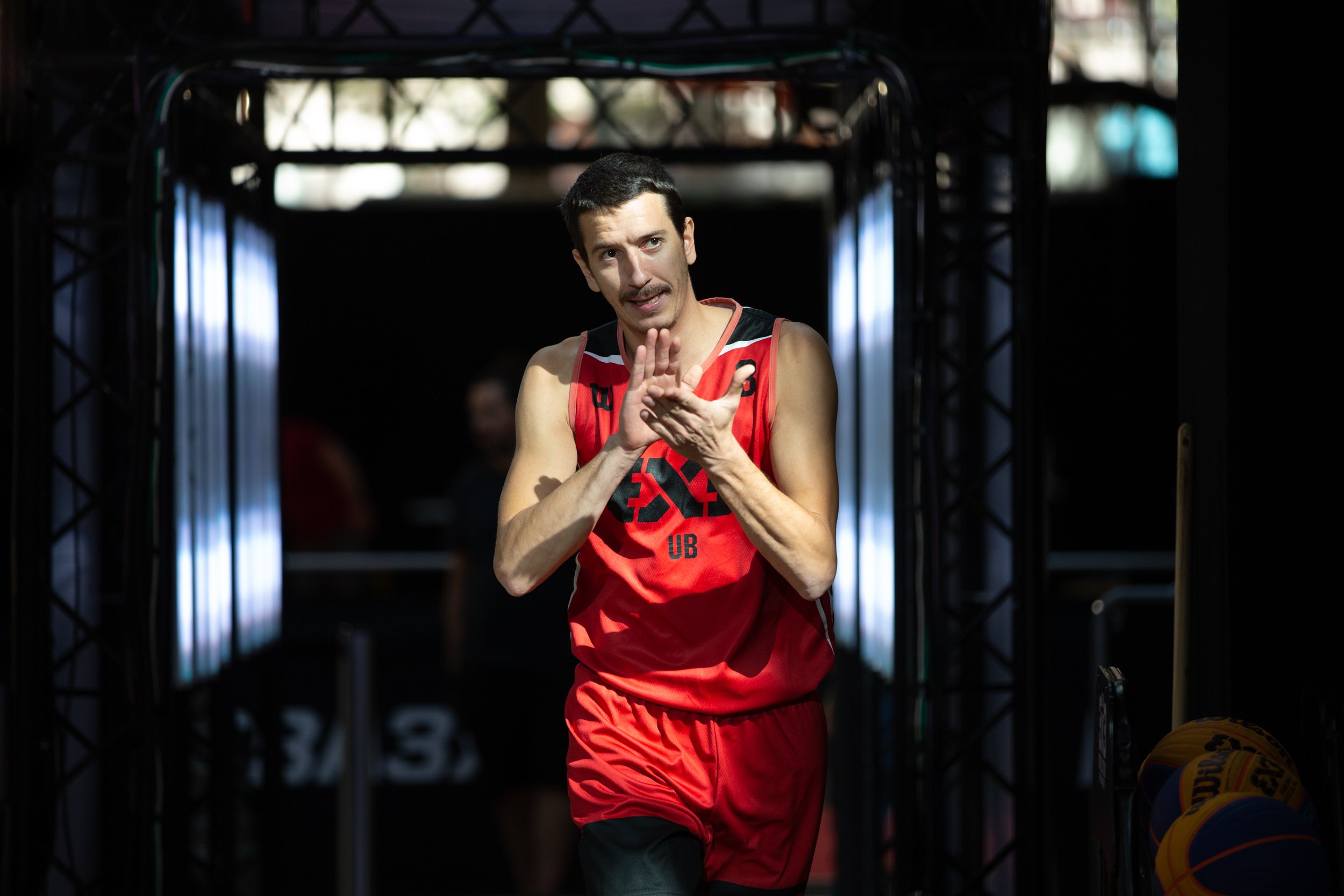  basketballer-greets-stadium-crowd 