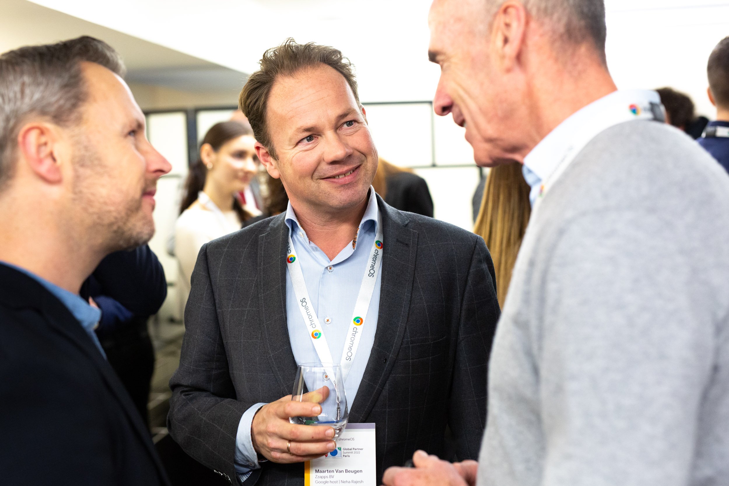034_paris-meetup-networking-opportunity.jpg
