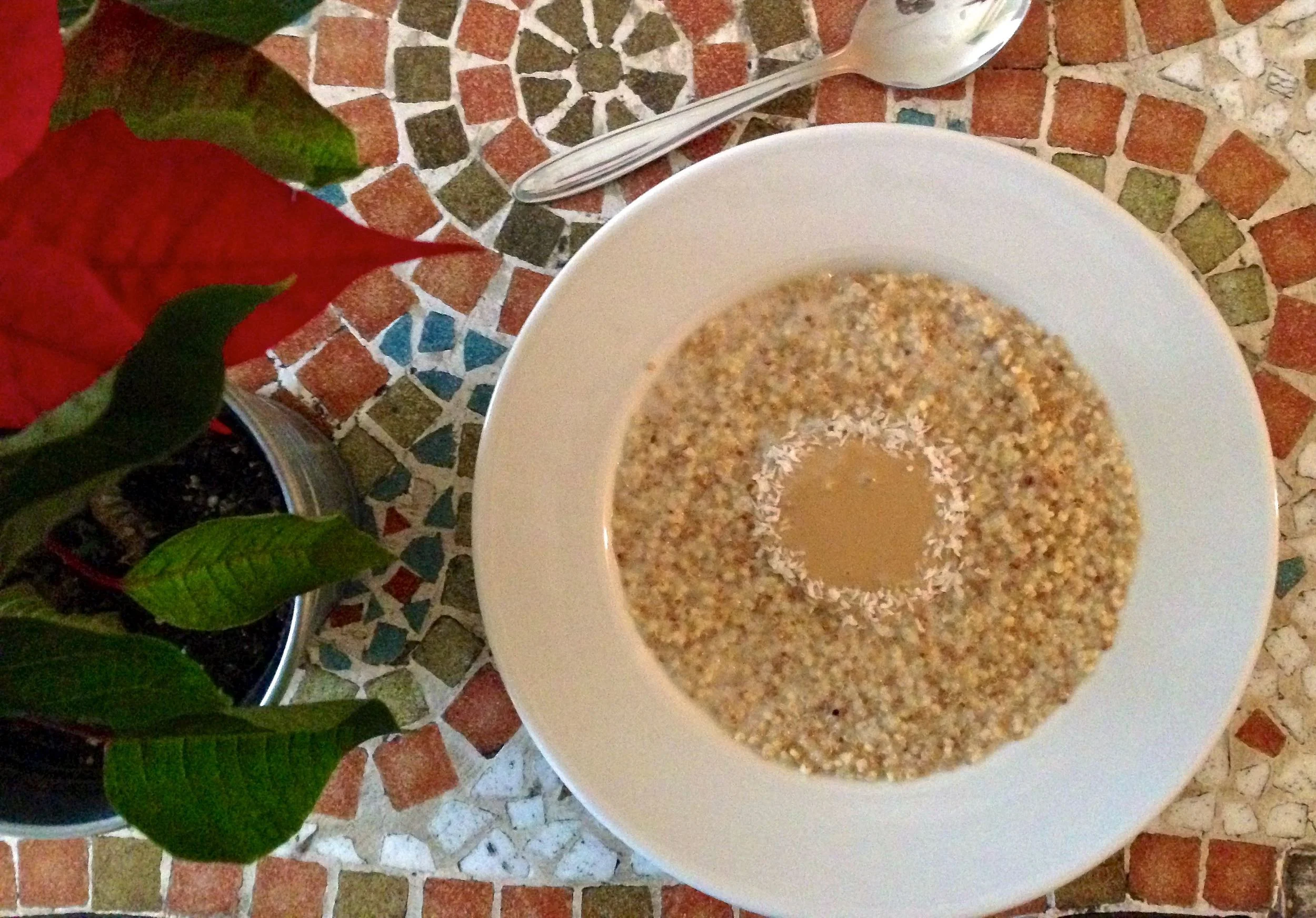 Coconut porridge with quinoa and millet