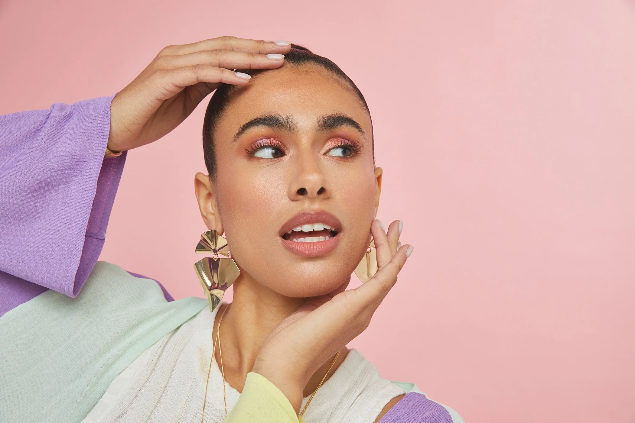 EVERGREEN_HAIR_BUN_BMAG_EXP071124_461.jpg