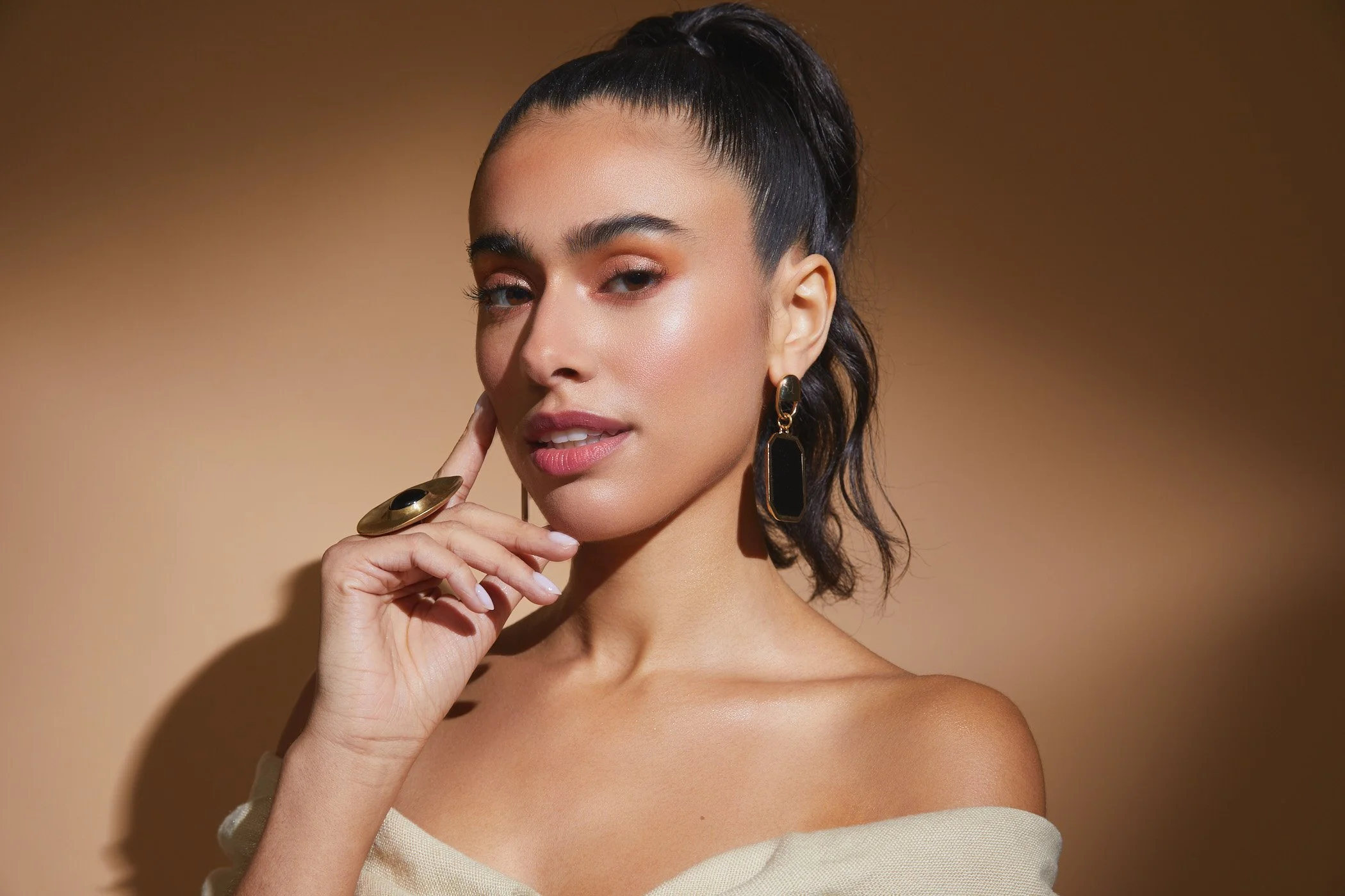 EVERGREEN_MAKEUP_BMAG_EXP071124_679.jpg