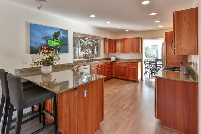 126 11th Ave Kirkland WA 98033-small-007-7-Kitchen-666x444-72dpi.jpg