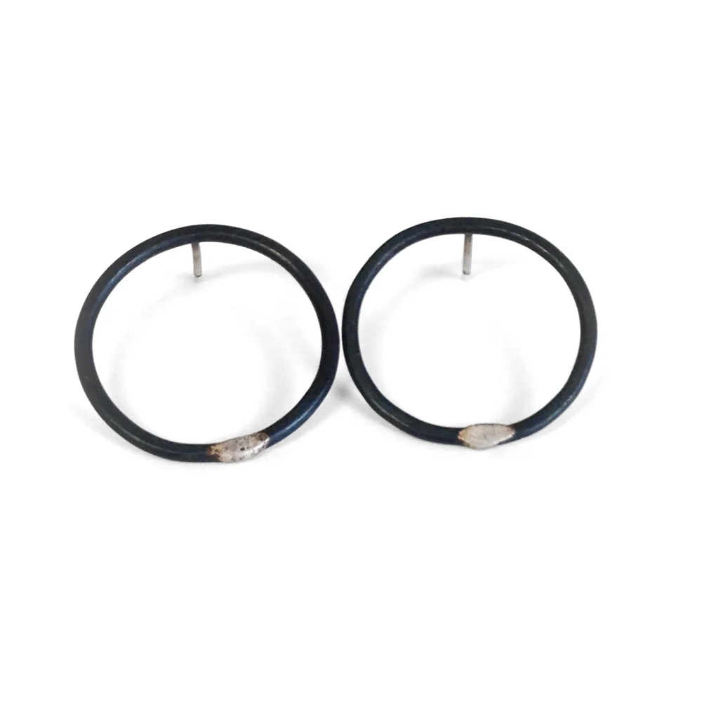 L+D SmallCirclePost-Edit_website.jpg