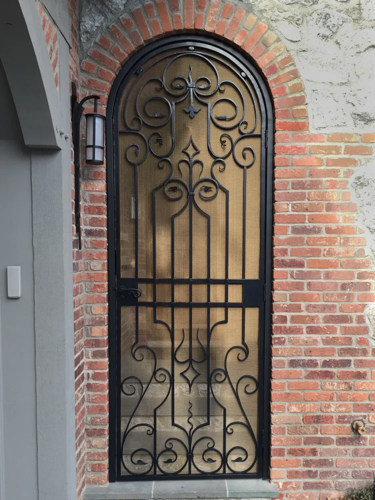 860PleasantSt_Door-14_web.jpg