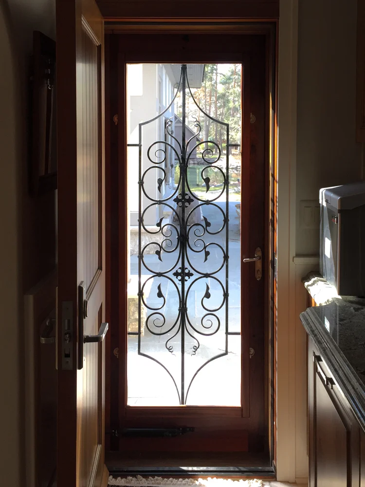 860PleasantSt_DoorGrille-1_web.jpg