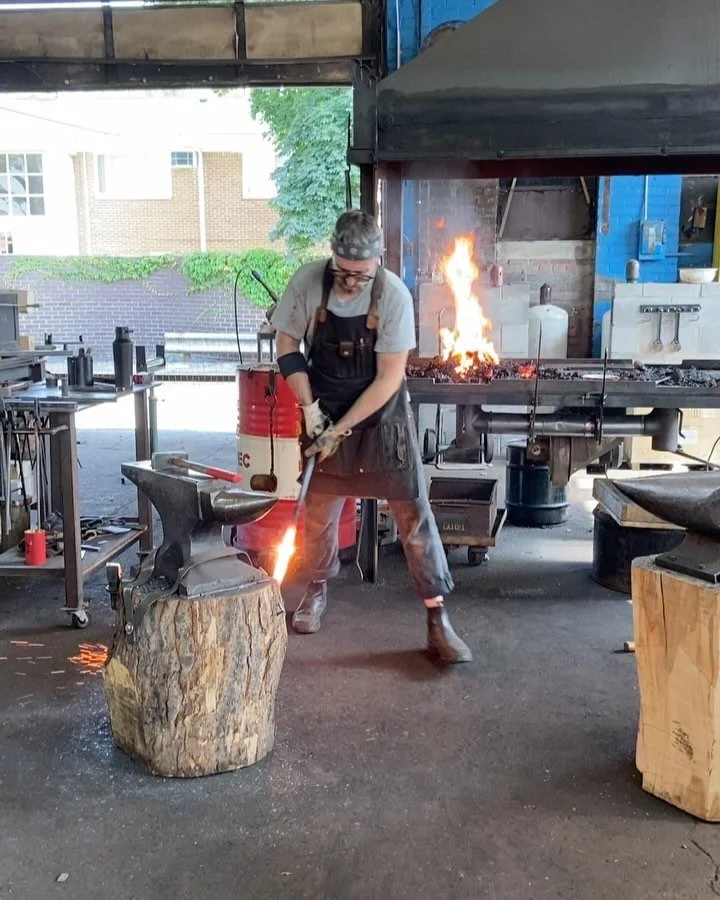 Forge welding a half-round bar around a square bar.

#railings #railingdesign #blacksmithing #forgewelding #ironwork #handmade #madeindetroit  #steel #blacksmith #nazel #dieforging #powerhammer