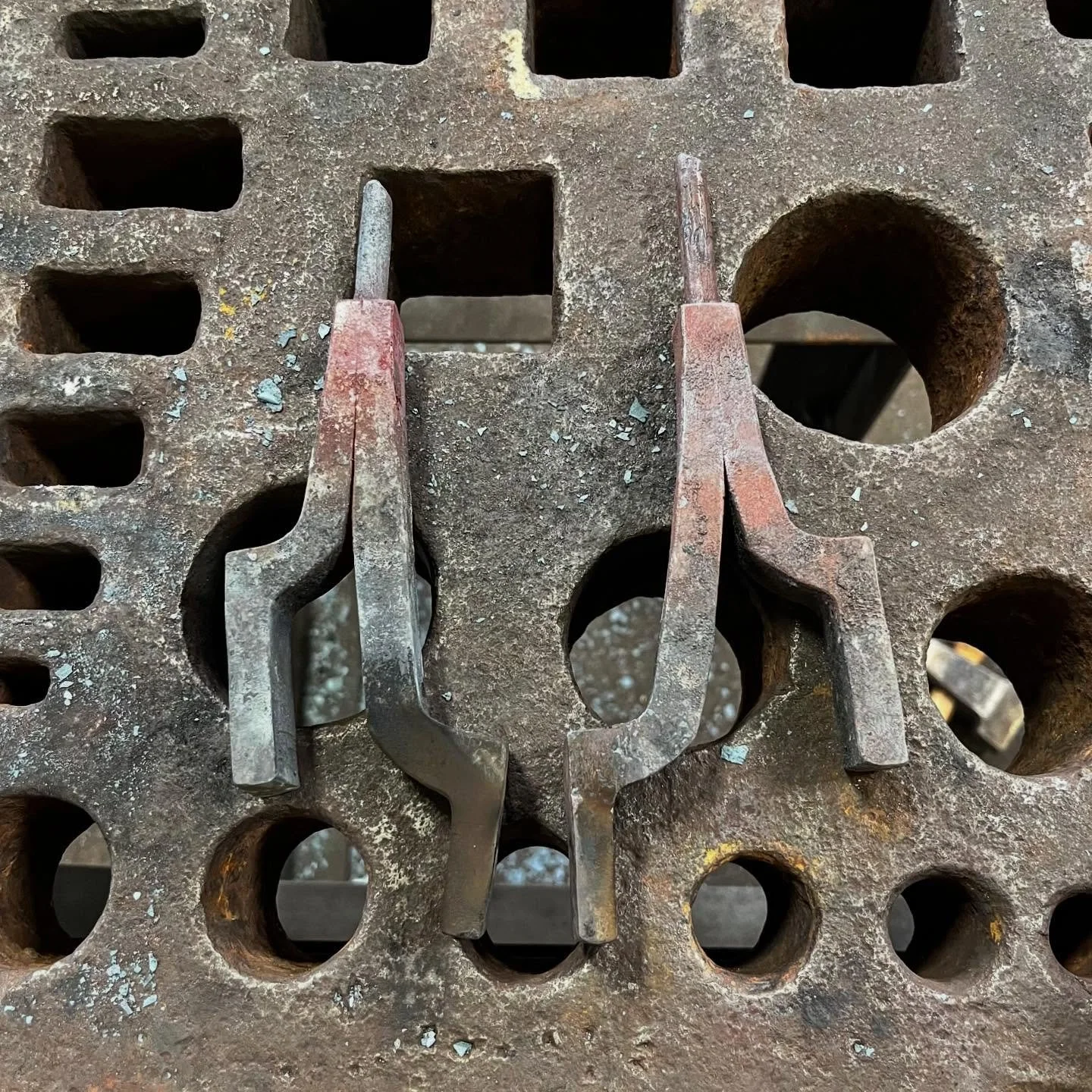 Here are some nice forgings made from 1008 low carbon steel which will shortly become handles for a gate. They remind me of something Keith Haring would forge. Just a fun candid of the process. 

#handles #gates #gate #restoration #forgeweld #tenon #