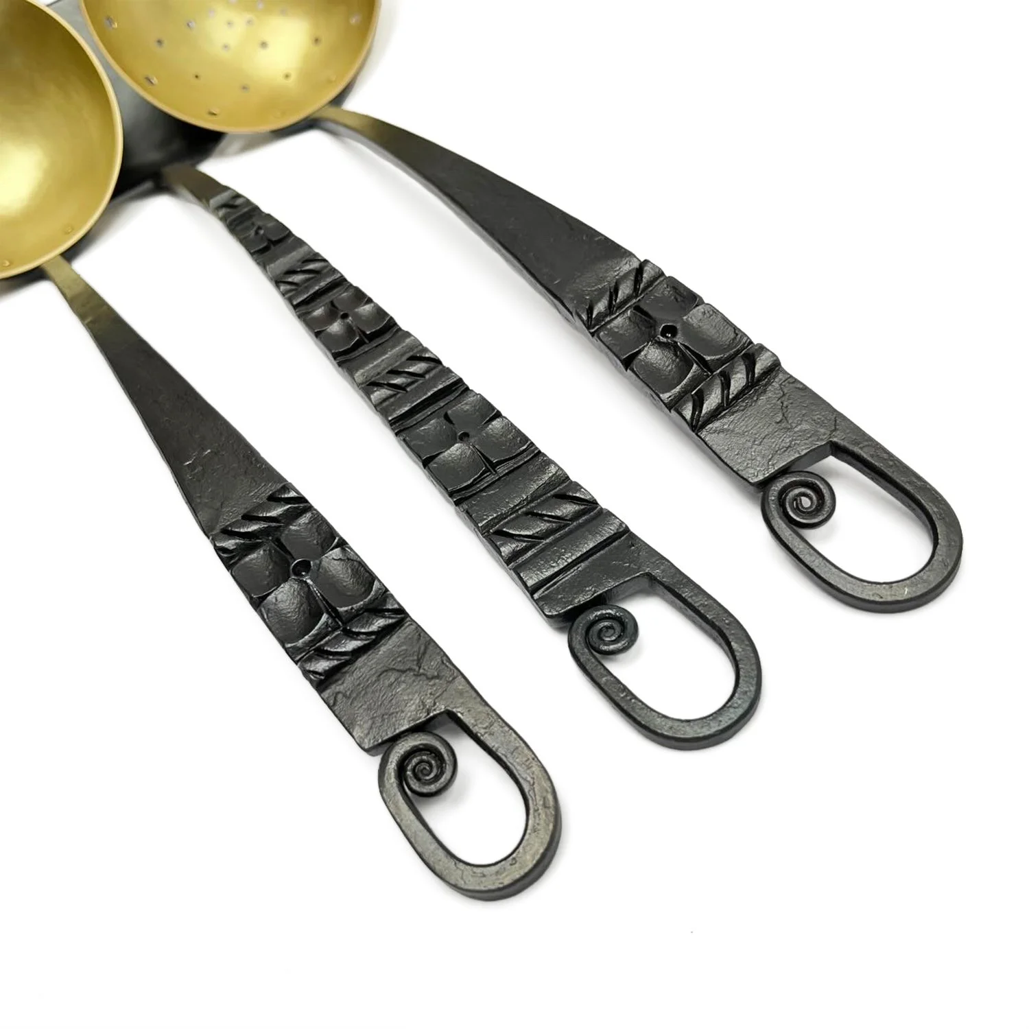 BrassSteelUtensilSet2024detailedit.jpg