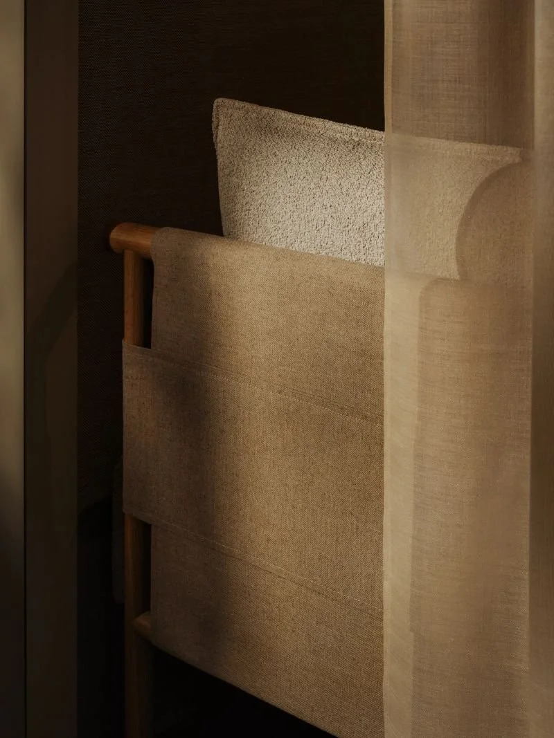 Zen sofa, Abstracta