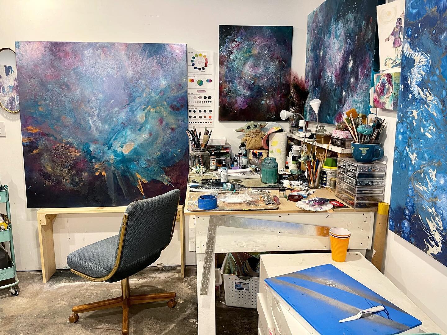 The view as I left it 🙃✨
.
.
.
.
.
.
.
.
 #art #artist #abstract #abstractart #fluidart #fluidartist #artflowsessions #create #studiovibes