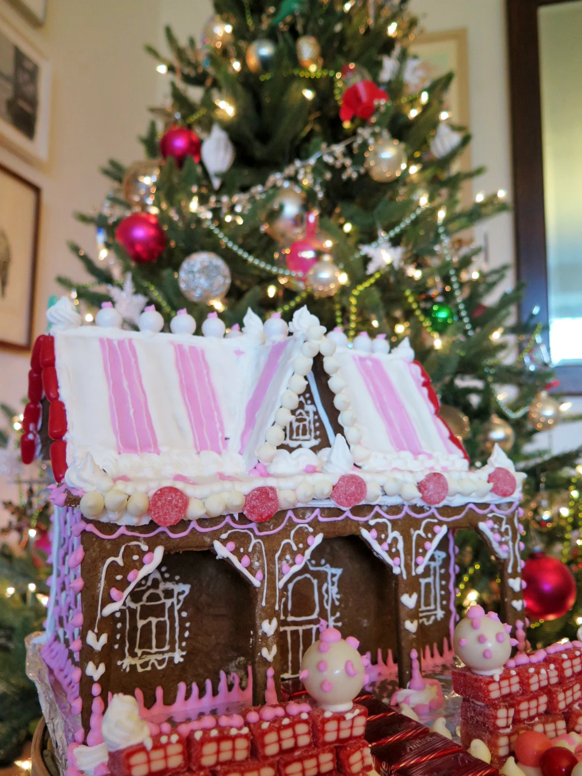 Pink Gingerbread house_snipsentwined.jpg