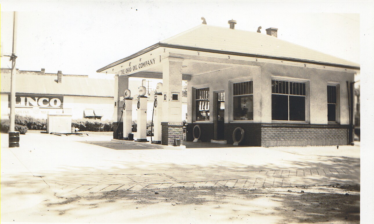 Carl W's service station Brazil Indiana 1936 1.jpg