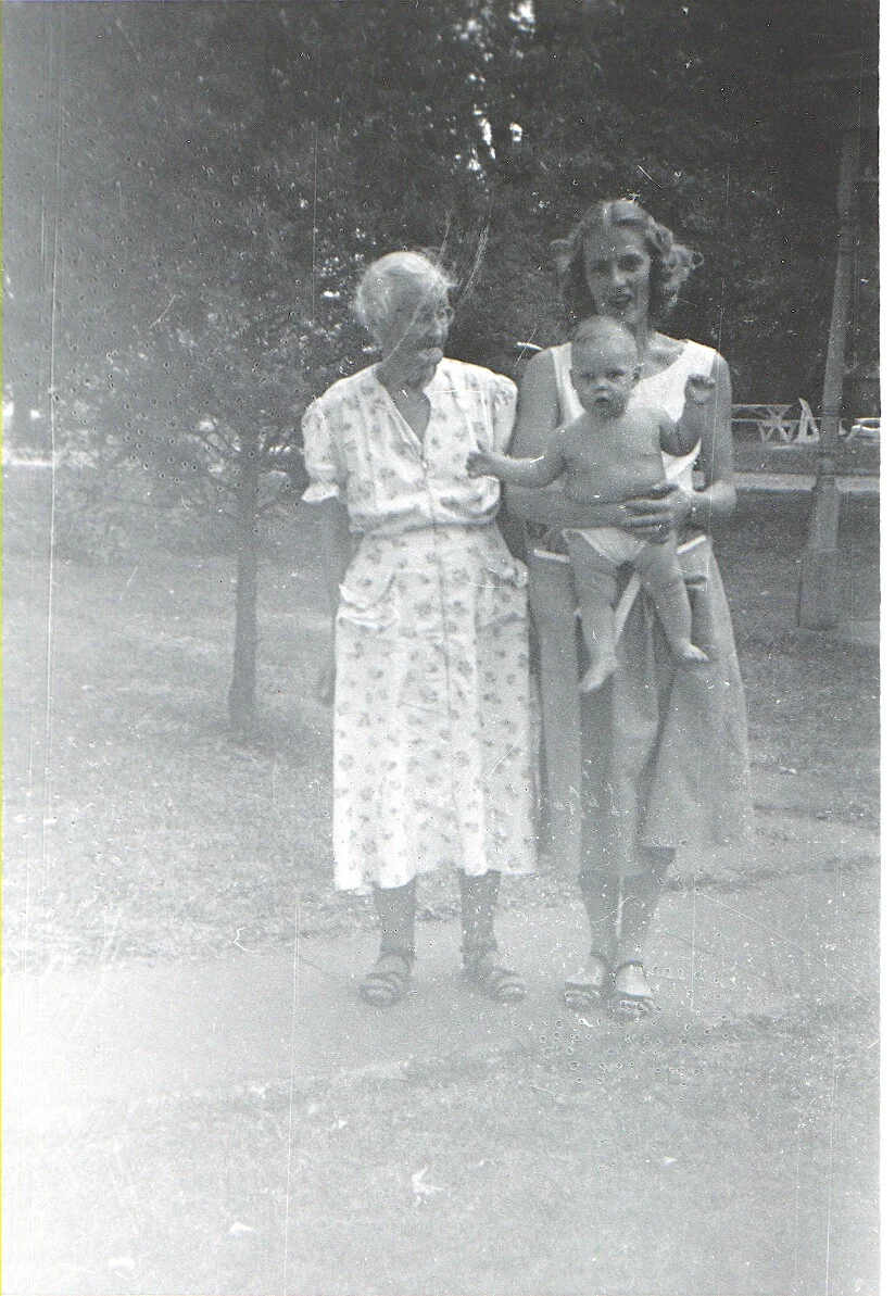 Emma Hamersly (Mark's great grandmother), Linda, Mark 1953.jpg
