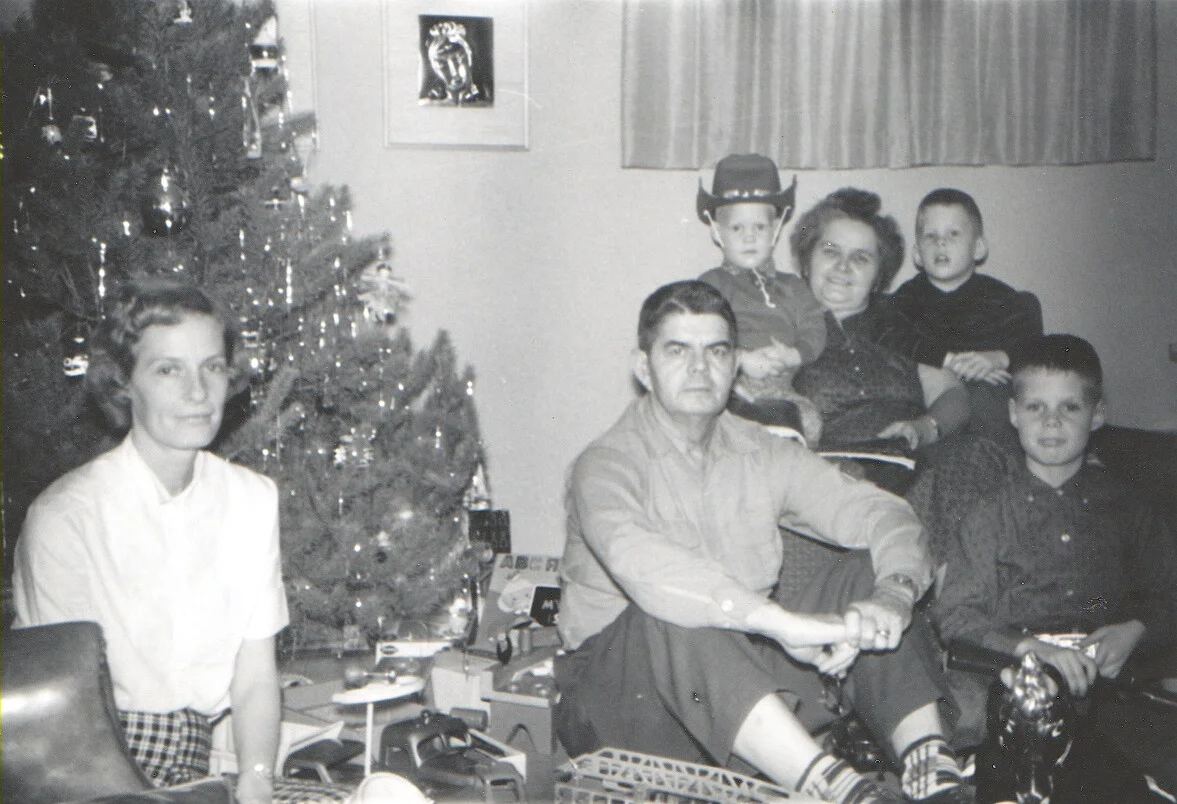Linda, Carl, Curt, Vallie, Doug, Mark Christmas 1959.jpg