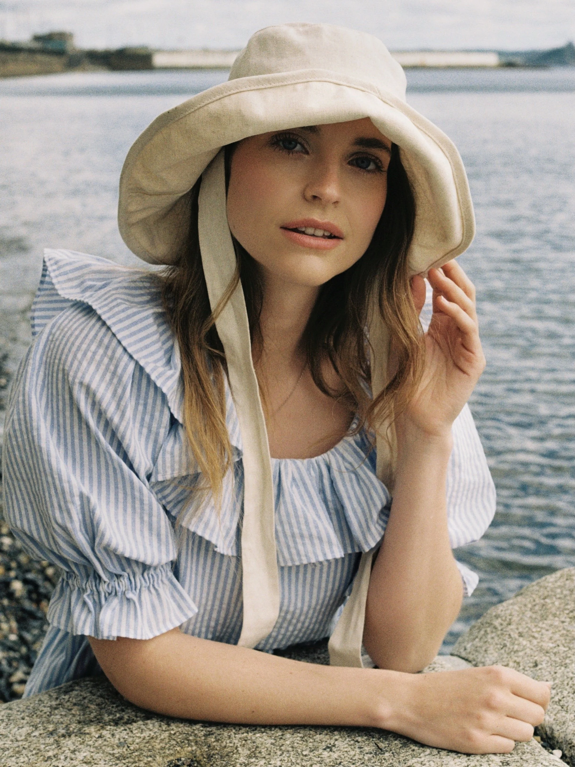 A beautiful day spent along Penzance promenade shooting @heartanddaisy&rsquo;s handmade dresses 👗 
It&rsquo;s been a really busy  and eventful summer ☀️ and I have so many gorgeous shoots and brides to post 🌸 
So lucky to continue to work with the 