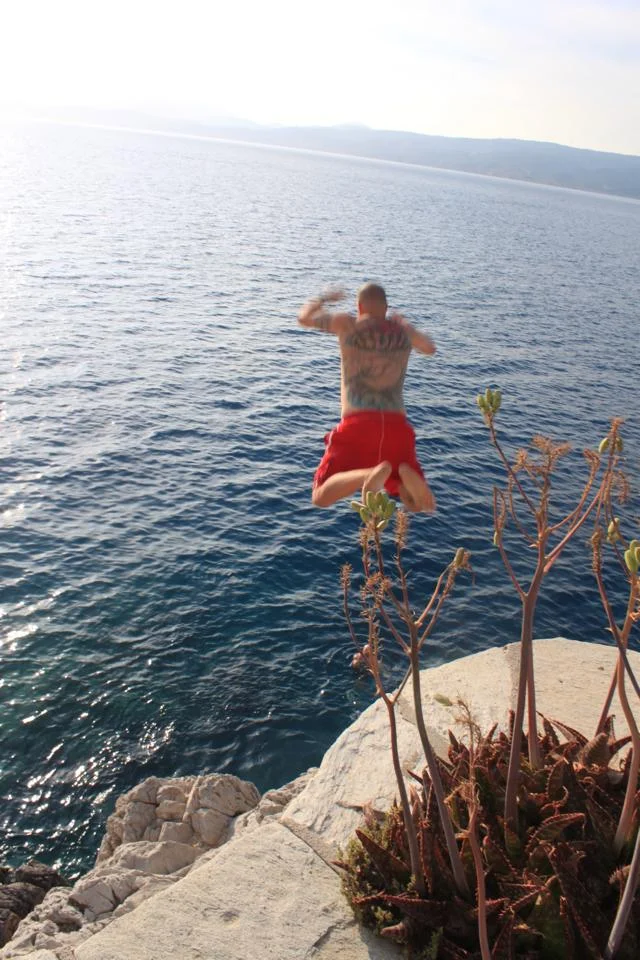 cliff junping- from Hydronetta bar.jpg