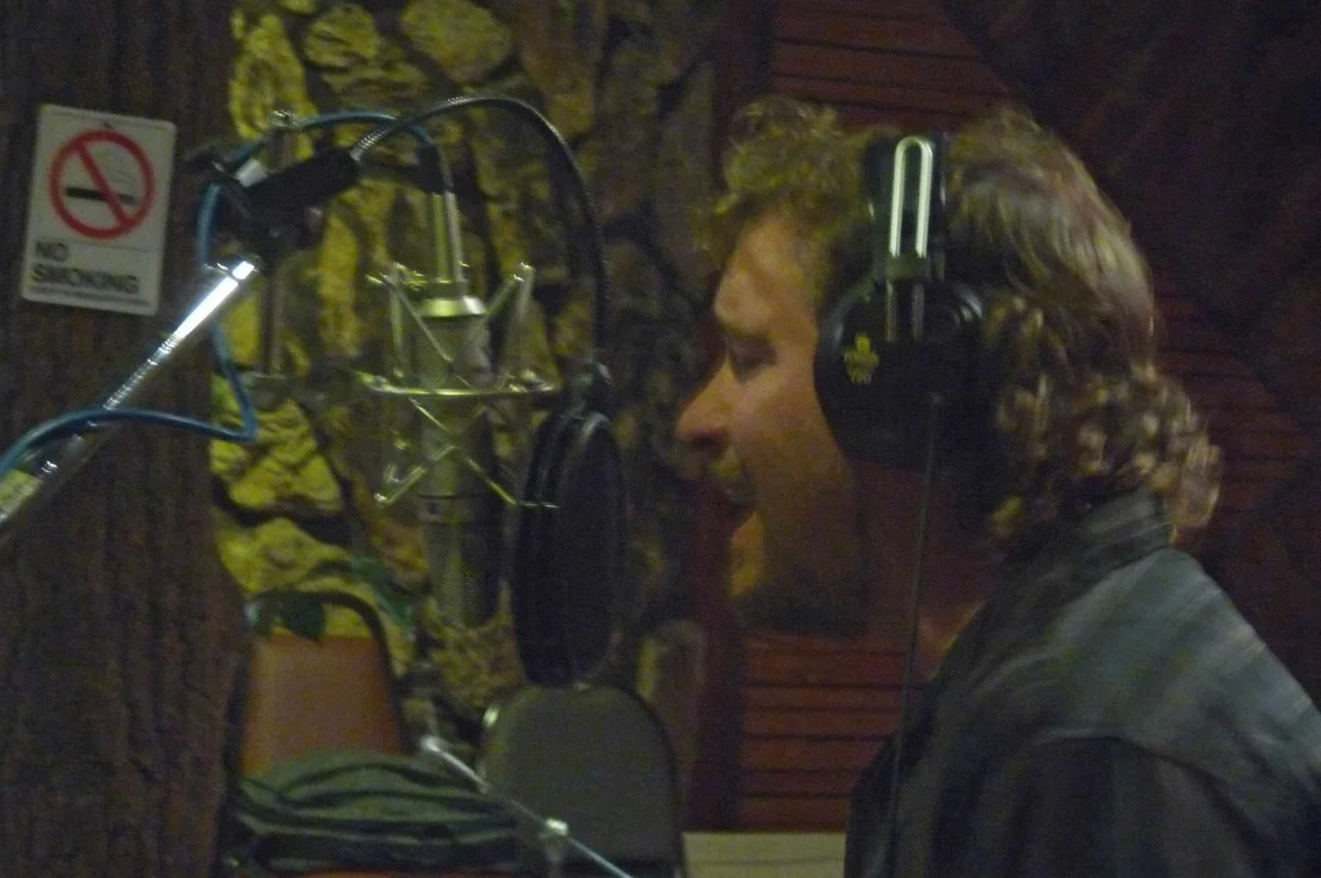 ronnie-sings.jpg