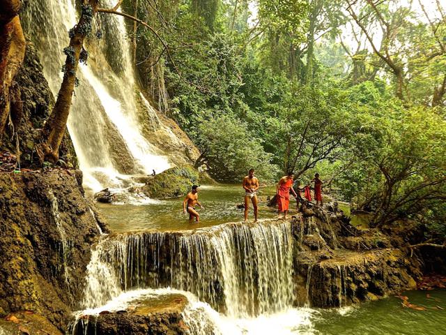 18-Diving-with-monks-at-the-Kuang-Si-Falls-Luang-Prabang-Laos-March-2015.jpg