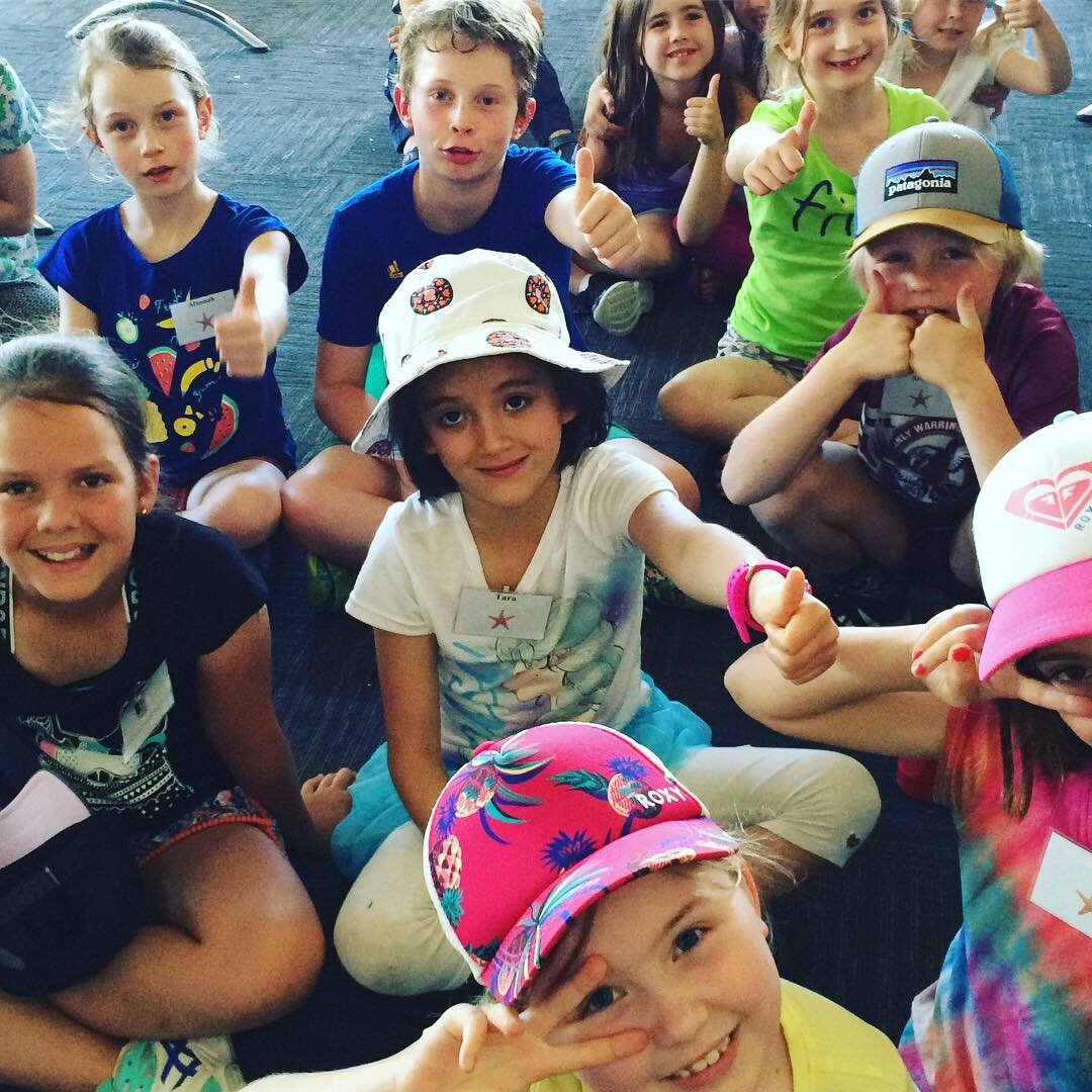 Had a great day making #spring food with this lot of lovely littl'uns today 😘💚 #foodeducation #madewithlove talked about oxygenation 🍌🍓🍋 #whydoescutfruitbrown