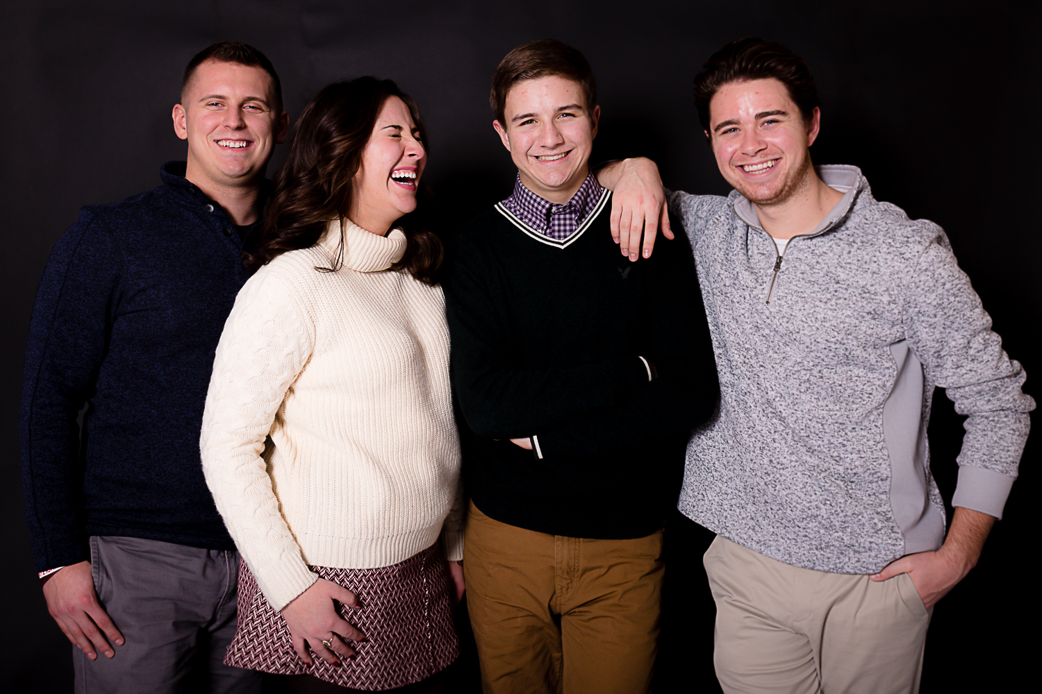 Silly Siblings & The New Boyfriend: Marshall, Matthew, Megan Sukovich & Jake Raffel