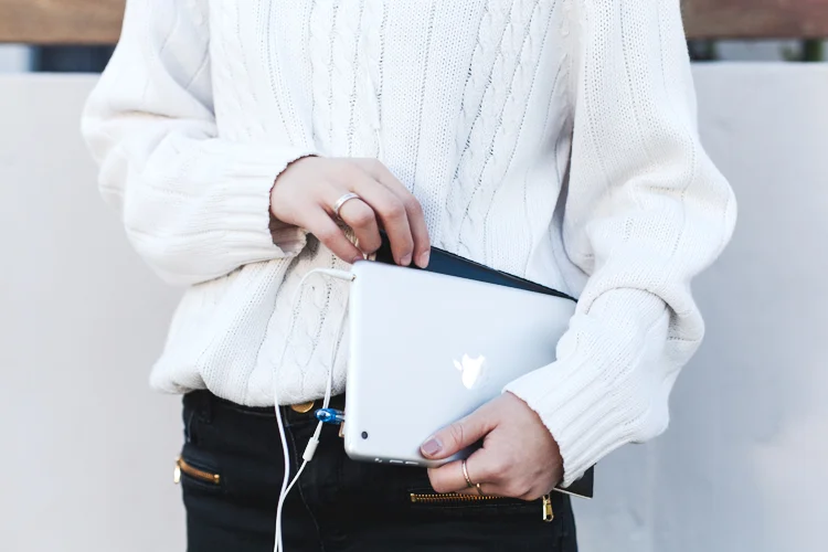 b&amp;w: style through sound